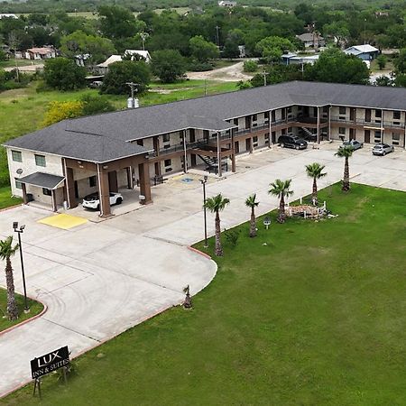Lux Inn And Suites Three Rivers Exterior foto